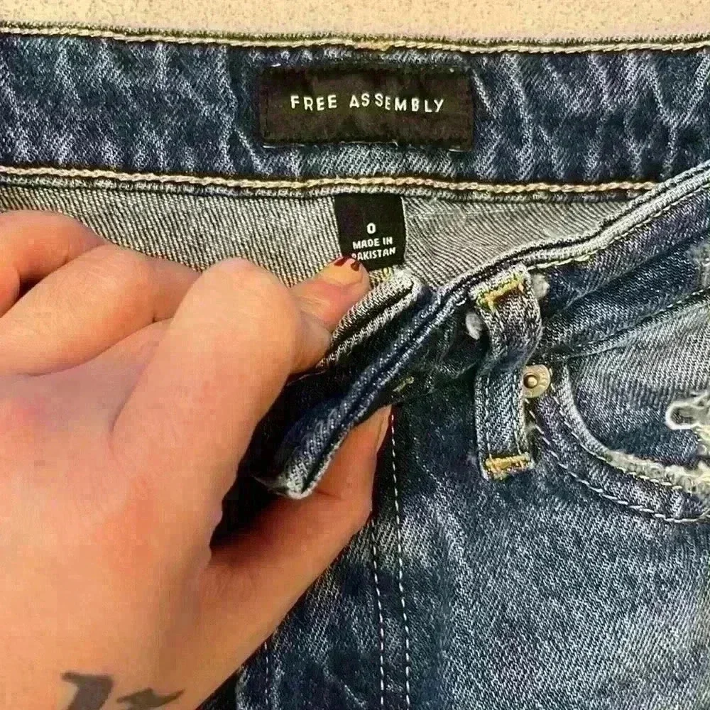 Free assembly distressed jeans - Picture 4 of 6